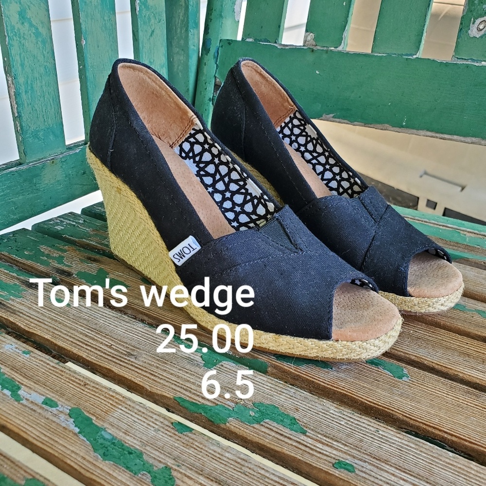 Toms wedge shoes size 6.5